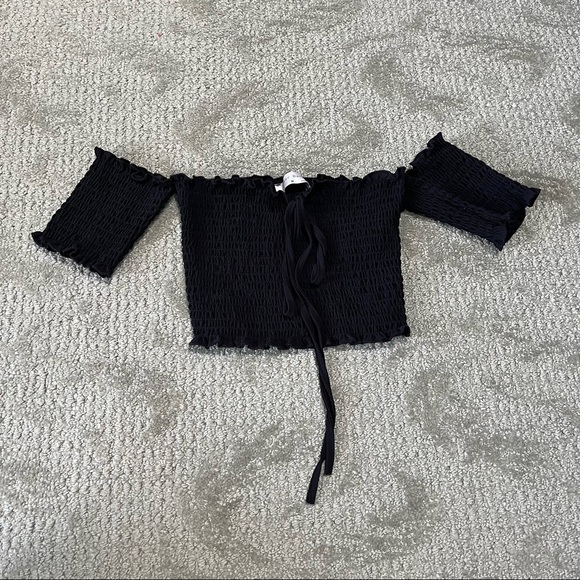 Dolls Kill Tops - 💚SOLD💚 EUC Women's Dolls Kill Cropped Off The Shoulder Top size Medium